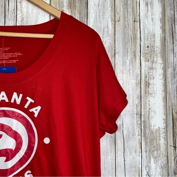 NWT NBA Atlanta Hawks Red Oversized Tee - Picture 3 of 4